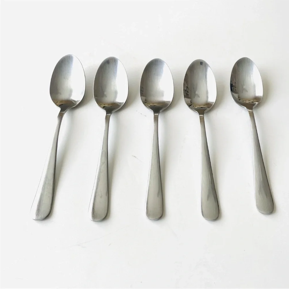 Reed & Barton Stainless 18/0 Flatware 16 Pieces
